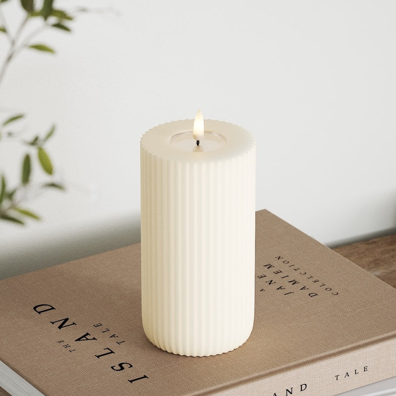 deluxe-homeart-solid-stripe-led-blockkerze-creme-8x15-cm image 4