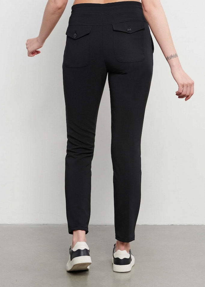 co-woman-penny-hose-travel-schwarz-jogger-pattentaschen image 6