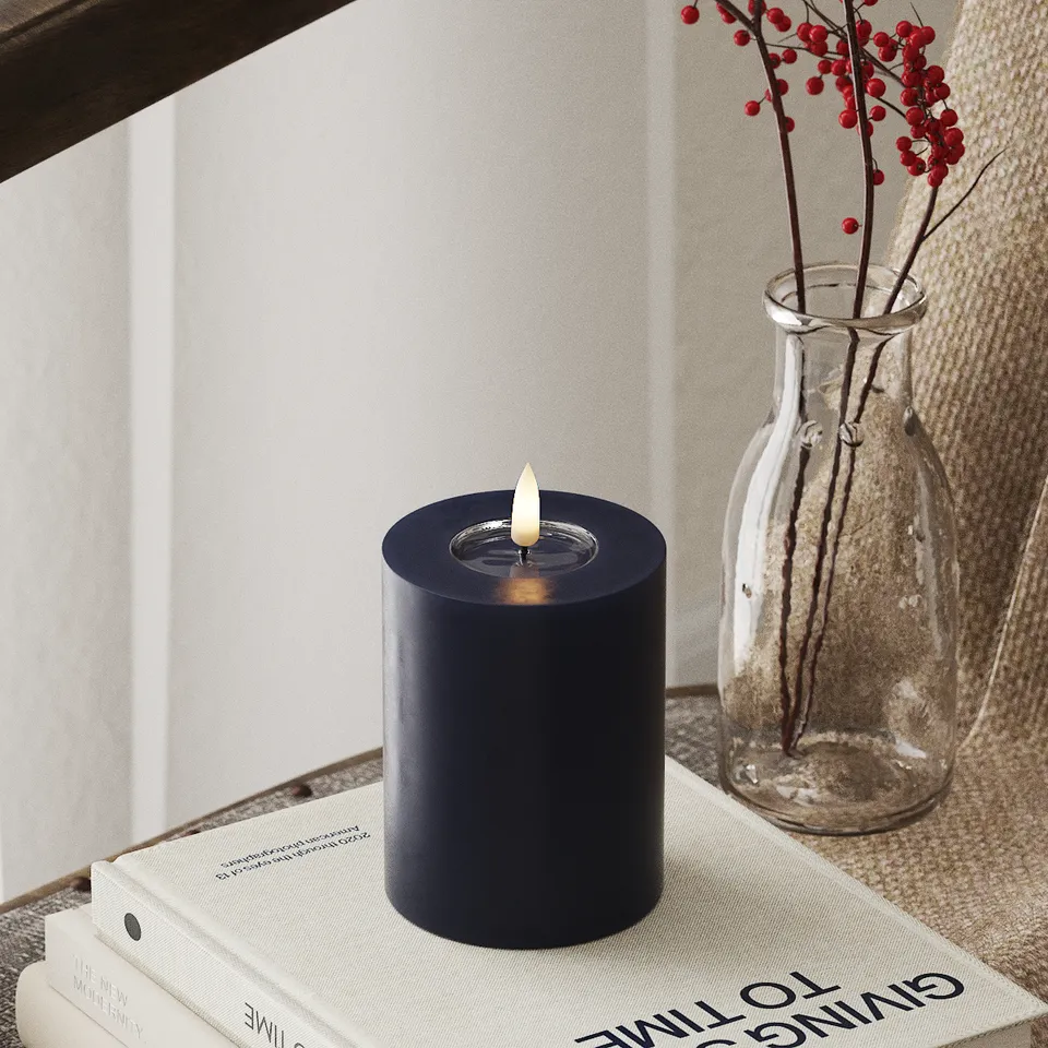 deluxe-homeart-blockkerzen-led-7-5x10-cm-k-nigsblau-real-flame image 1