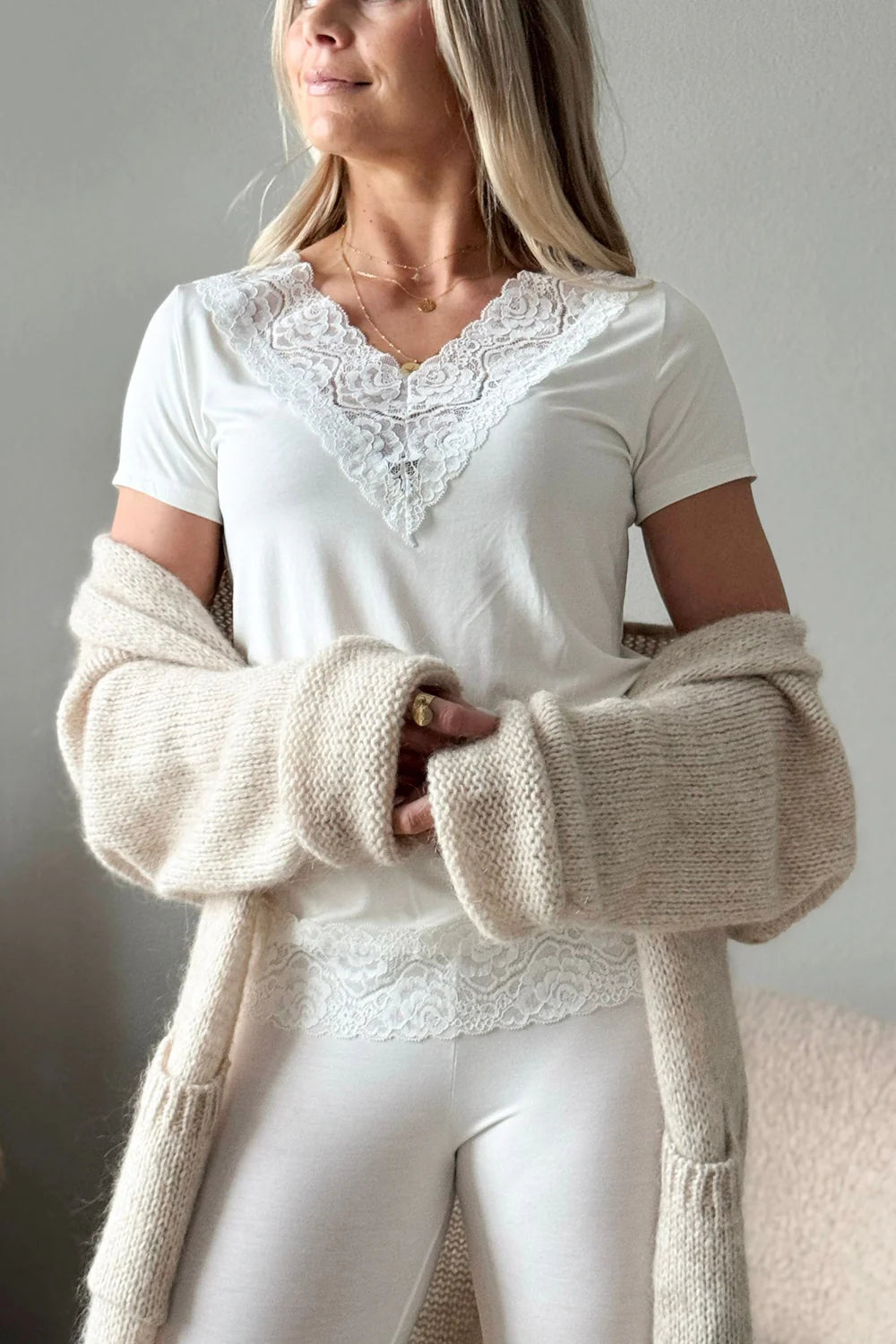 bypias-elodie-bambus-t-shirt-damen-wei-mit-spitze image 1