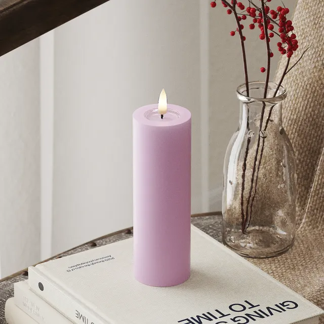 Deluxe Homeart Blockkerzen LED-Blockkerze Ø 5x15 cm Lavendel Wachs