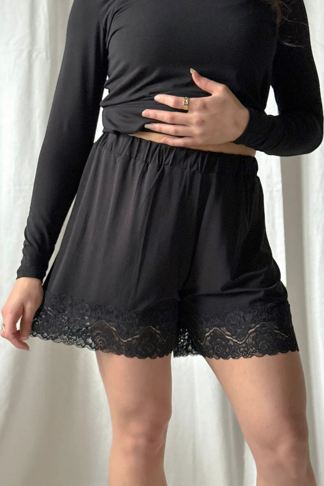 bypias-bambus-shorts-lace-damen-schwarz-spitze-xs-l image 2