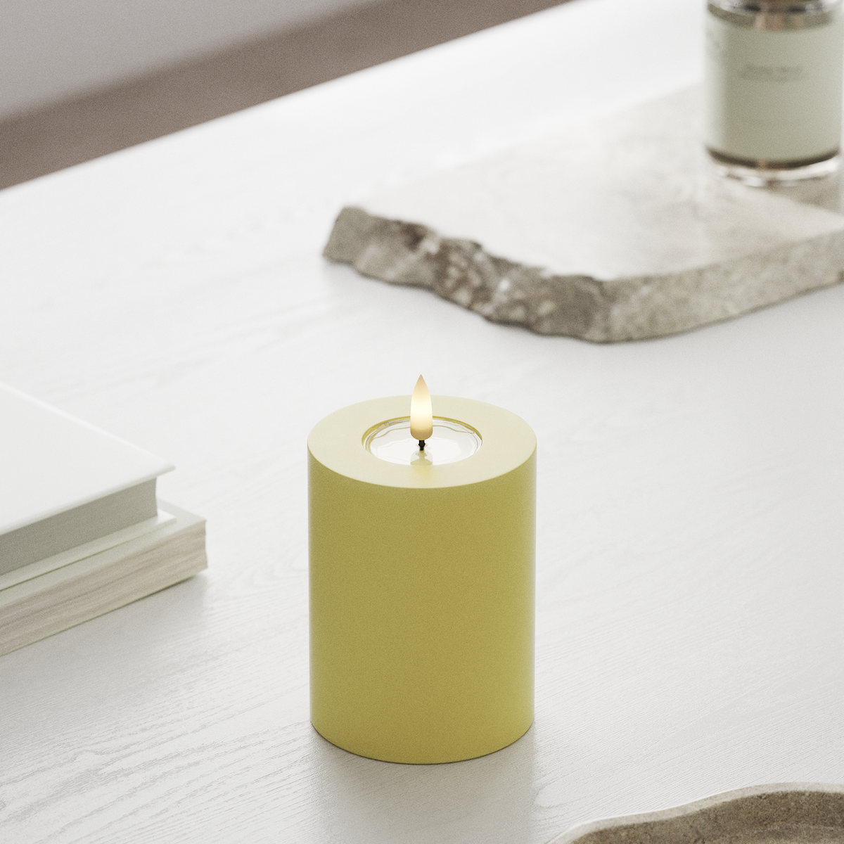 deluxe-homeart-blockkerzen-led-kerze-7-5x10-cm-hellgelb-real-flame image 3