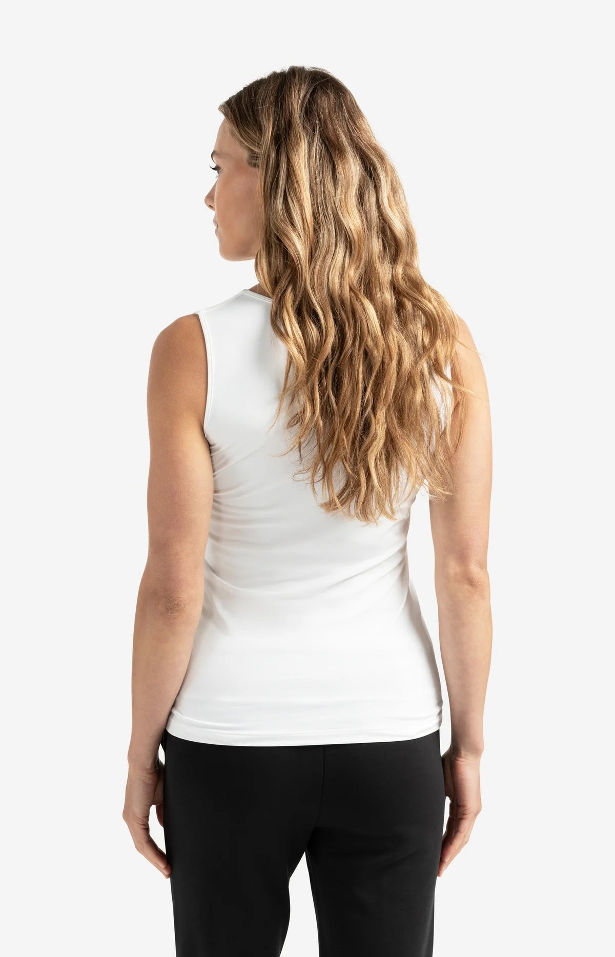 yaya-basic-tanktop-v-ausschnitt-offwhite image 3