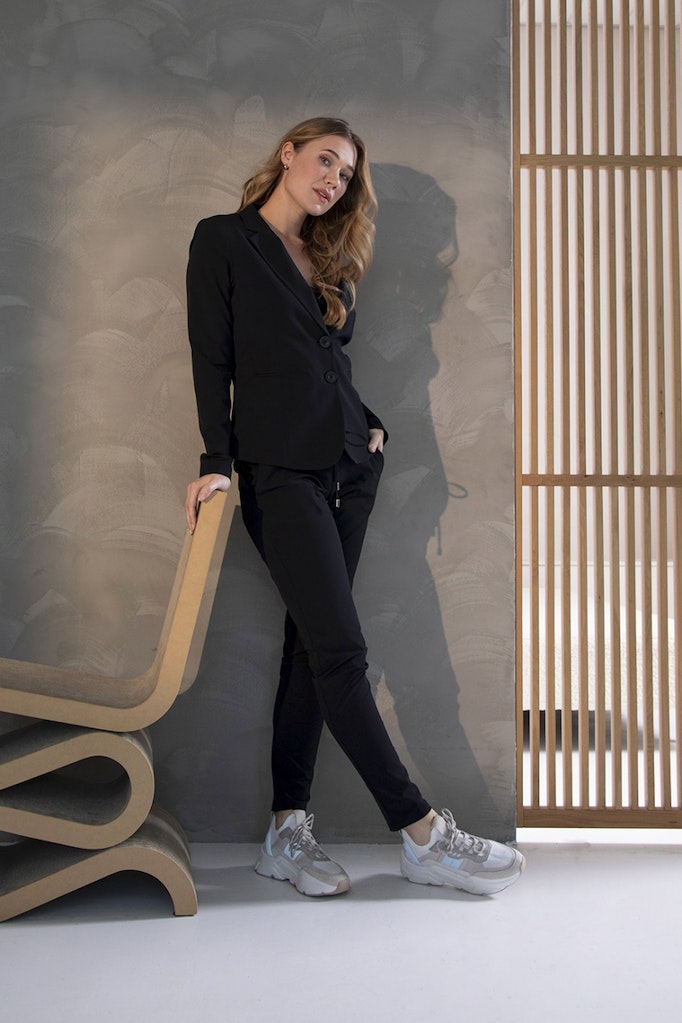 co-woman-penny-hose-travel-schwarz-jogger-pattentaschen image 7