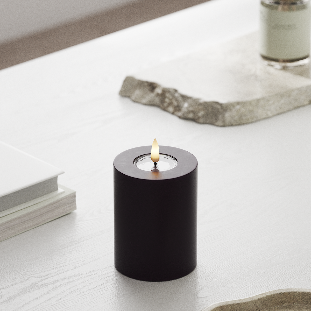 deluxe-homeart-blockkerzen-led-kerze-7-5x10-cm-dunkellila-real-flame image 3