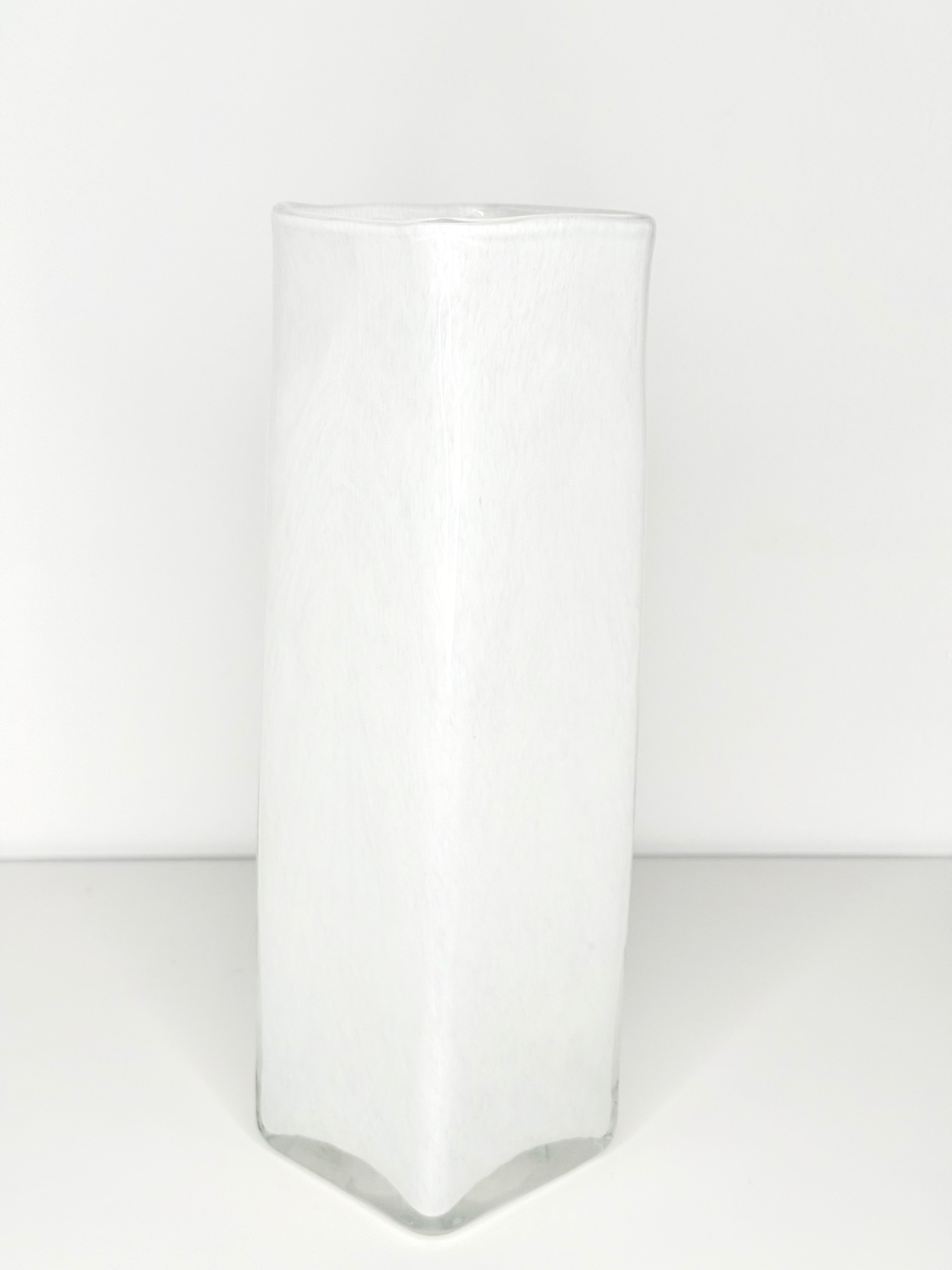 glasvase-wei-dickwandig-skulpturale-vase-35-cm image 1