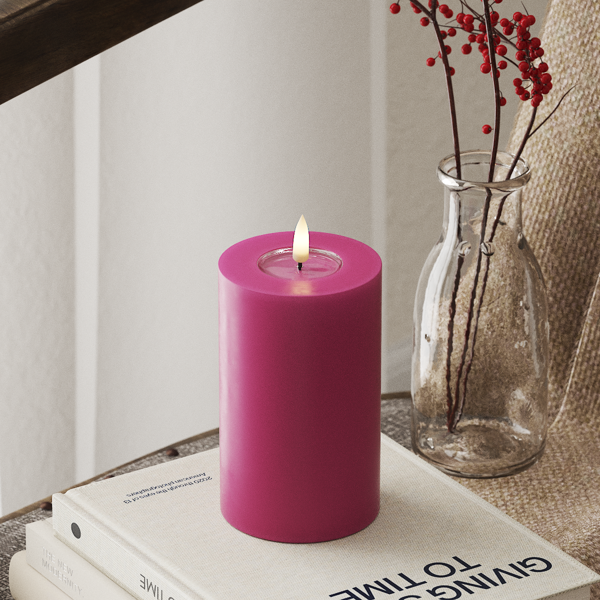 deluxe-homeart-blockkerzen-led-kerze-7-5x12-5-cm-magenta-real-flame image 1