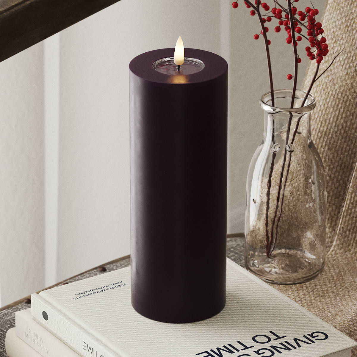 deluxe-homeart-blockkerzen-led-kerze-7-5x20-cm-dunkellila-real-flame image 1