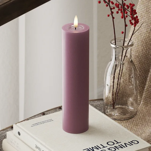 deluxe-homeart-blockkerzen-led-kerze-5x20-cm-helllila-real-flame image 1