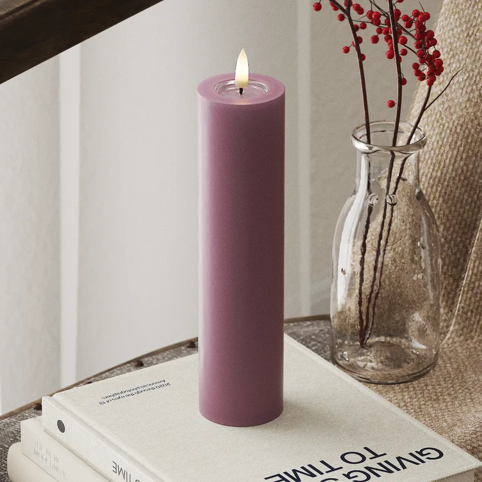 deluxe-homeart-blockkerzen-led-kerze-5x20-cm-helllila-real-flame image 1