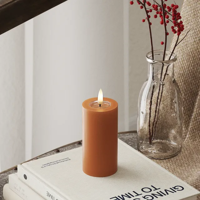 deluxe-homeart-blockkerzen-led-kerze-5x10-cm-orange-real-flame image 1