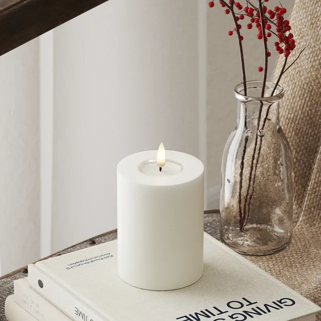 deluxe-homeart-blockkerzen-led-stumpenkerze-wei-7-5x10cm-real-flame image 1