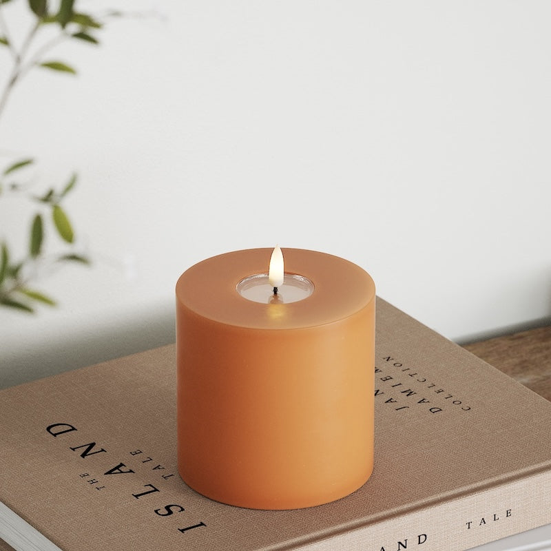 deluxe-homeart-blockkerzen-led-blockkerze-10x10-cm-orange-real-flame image 4