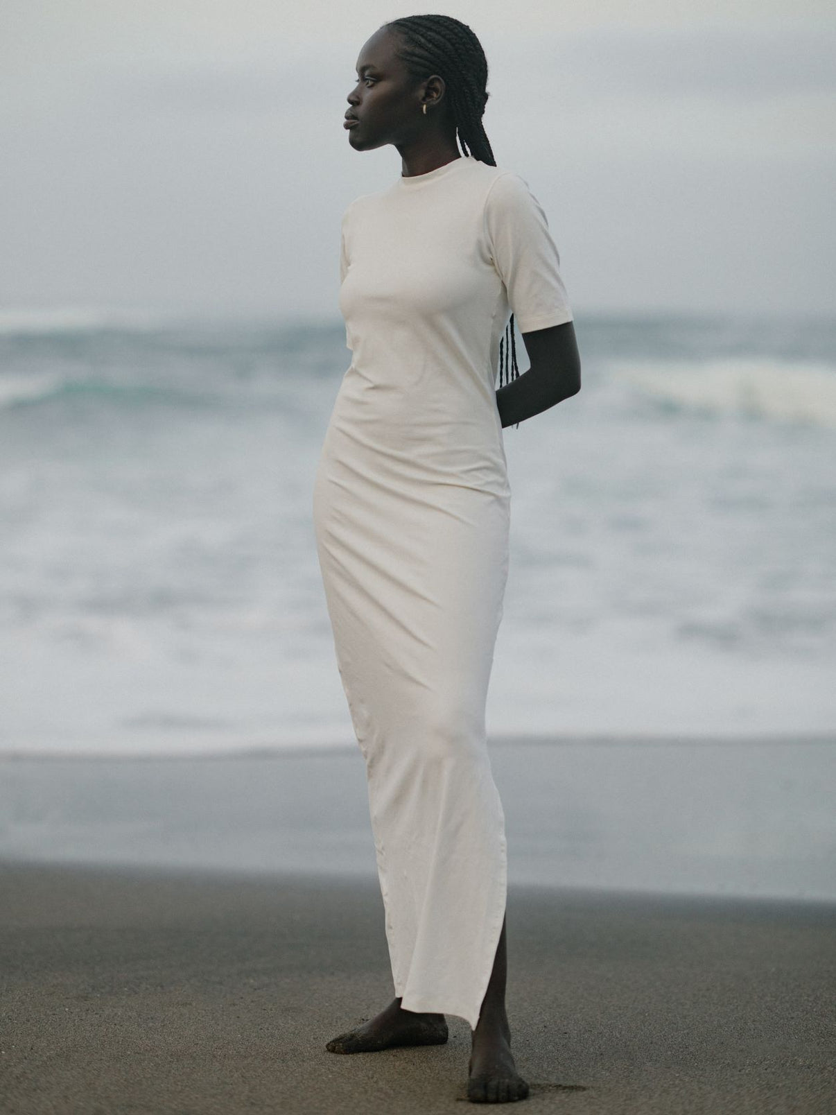 luciee-elbow-sleeve-bambus-kleid-elfenbein-figurbetont image 2