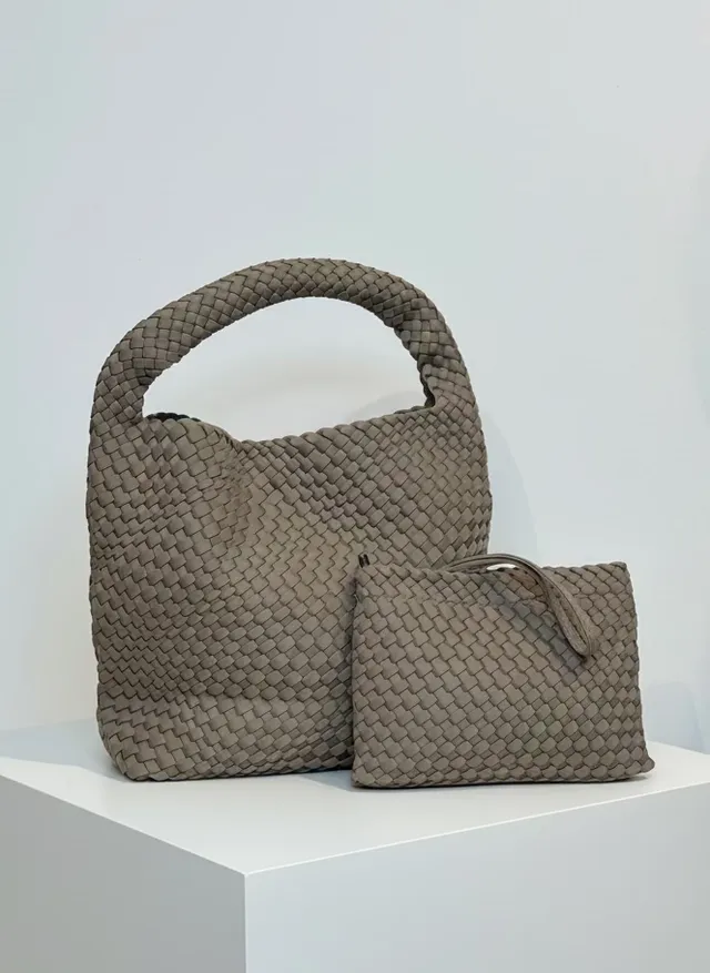 ein-st-ck-vom-gl-ck-neopren-tote-bag-taupe-mit-clutch image 1