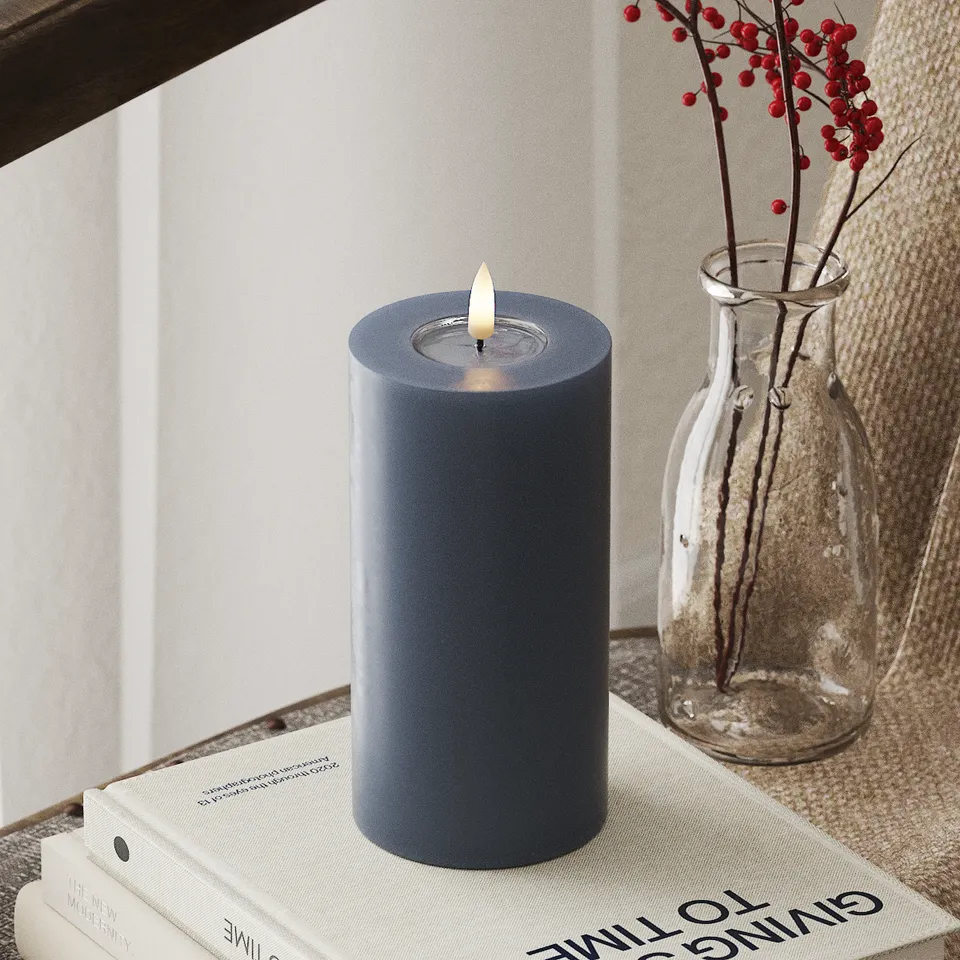 deluxe-homeart-blockkerzen-led-eisblau-7-5x15-cm-wachs image 1