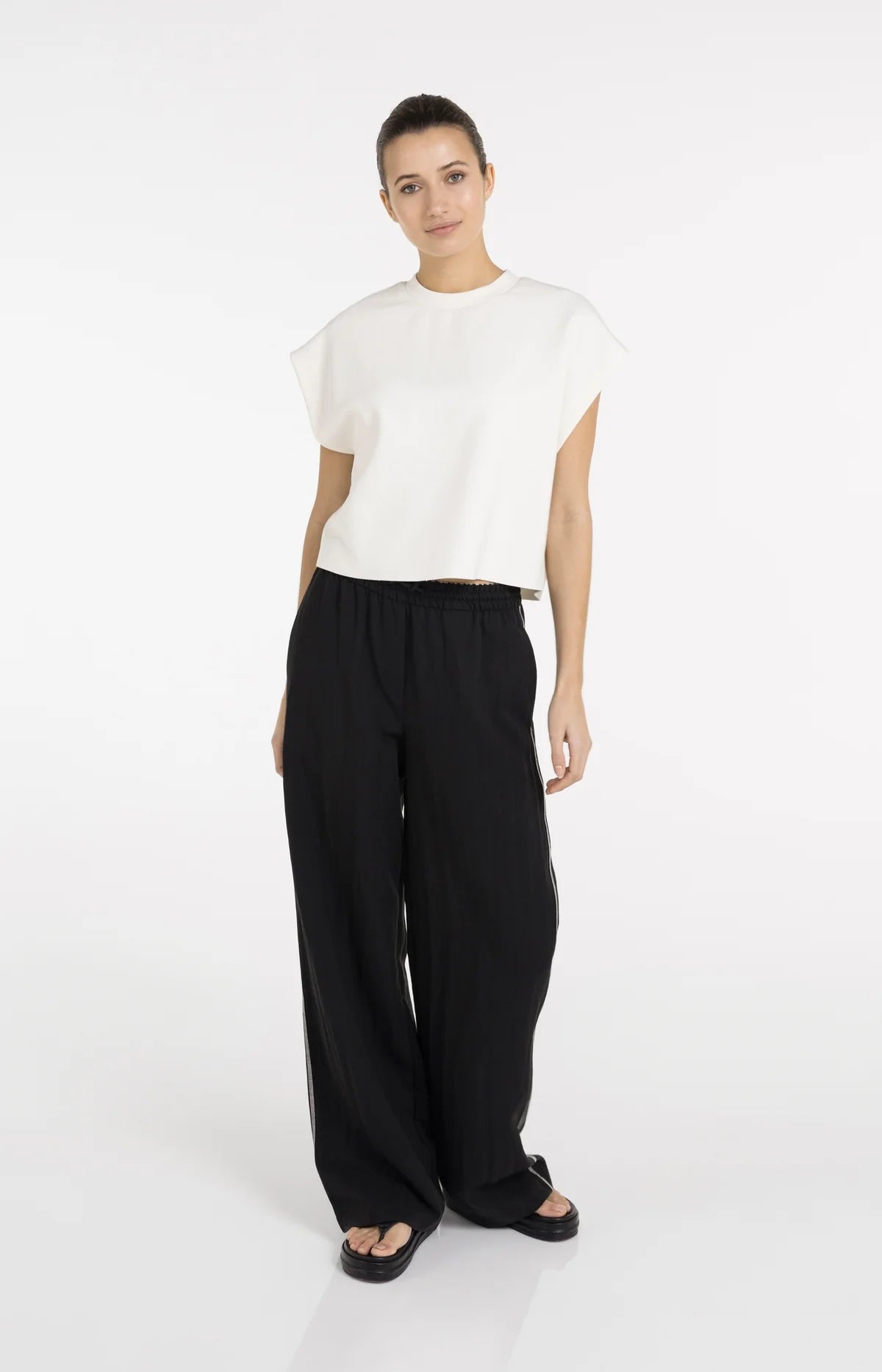 yaya-wide-leg-hose-schwarz-kontrastn-hte-stoffhose image 2