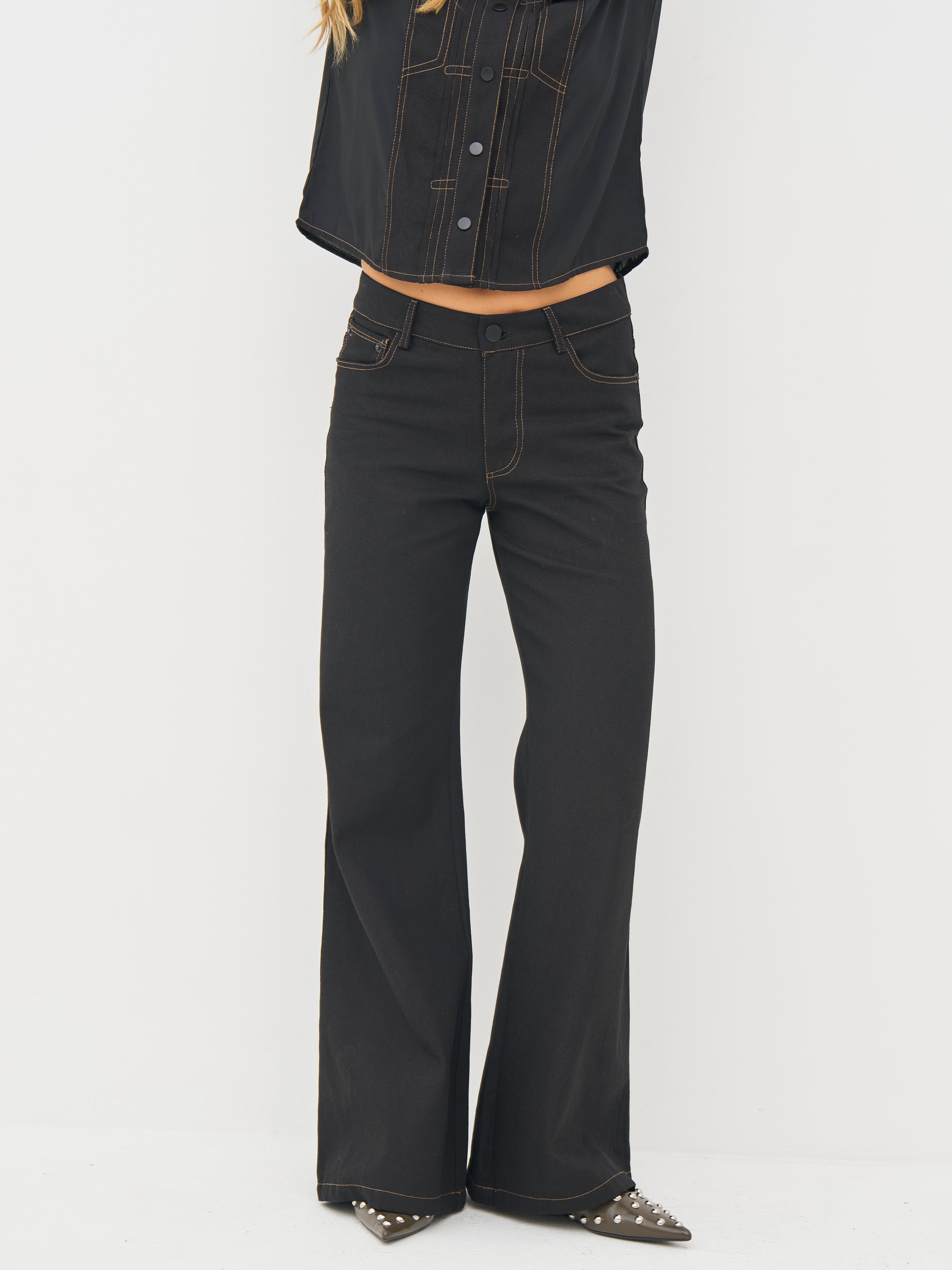 n-denmark-beate-wide-leg-jeans-schwarz-5-pocket-damen image 4