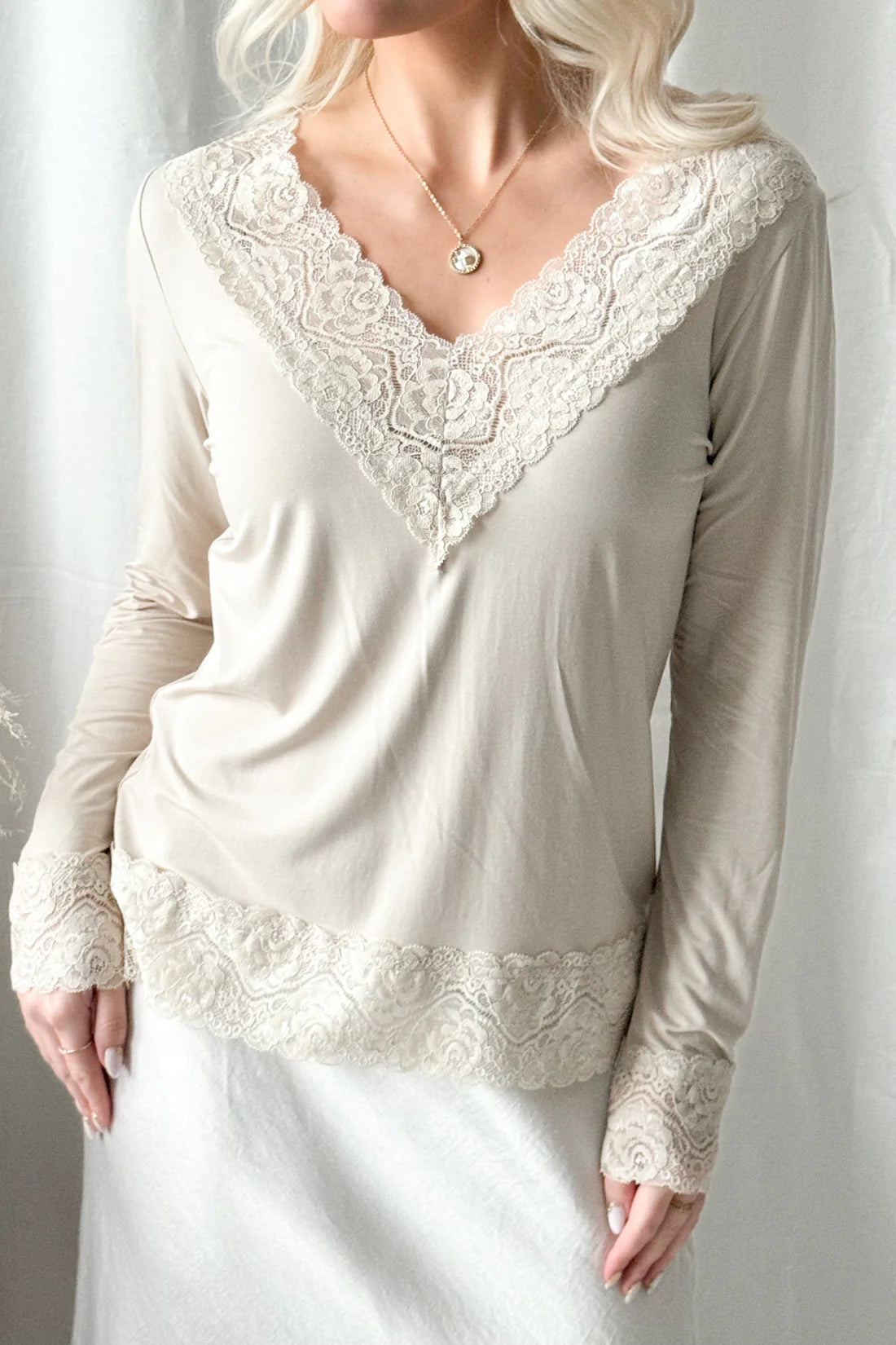 bypias-divine-bambus-langarmshirt-damen-beige-spitze image 1