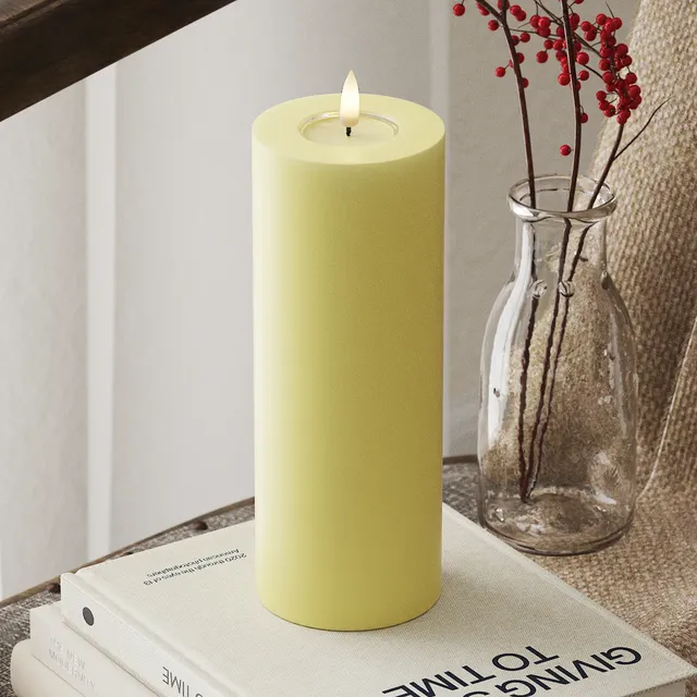 deluxe-homeart-blockkerzen-led-kerze-hellgelb-7-5x20-cm-real-flame image 1