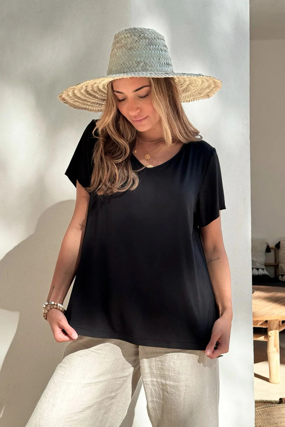 bypias-daily-bambus-t-shirt-damen-schwarz-v-ausschnitt-s-m image 1