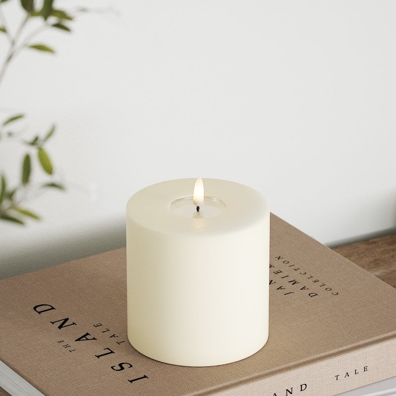 deluxe-homeart-blockkerzen-led-blockkerze-10x10-cm-creme-real-flame image 4