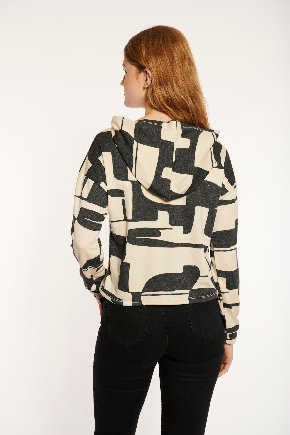 hailys-baria-hoodie-beige-grau-gemustert-kurz image 5