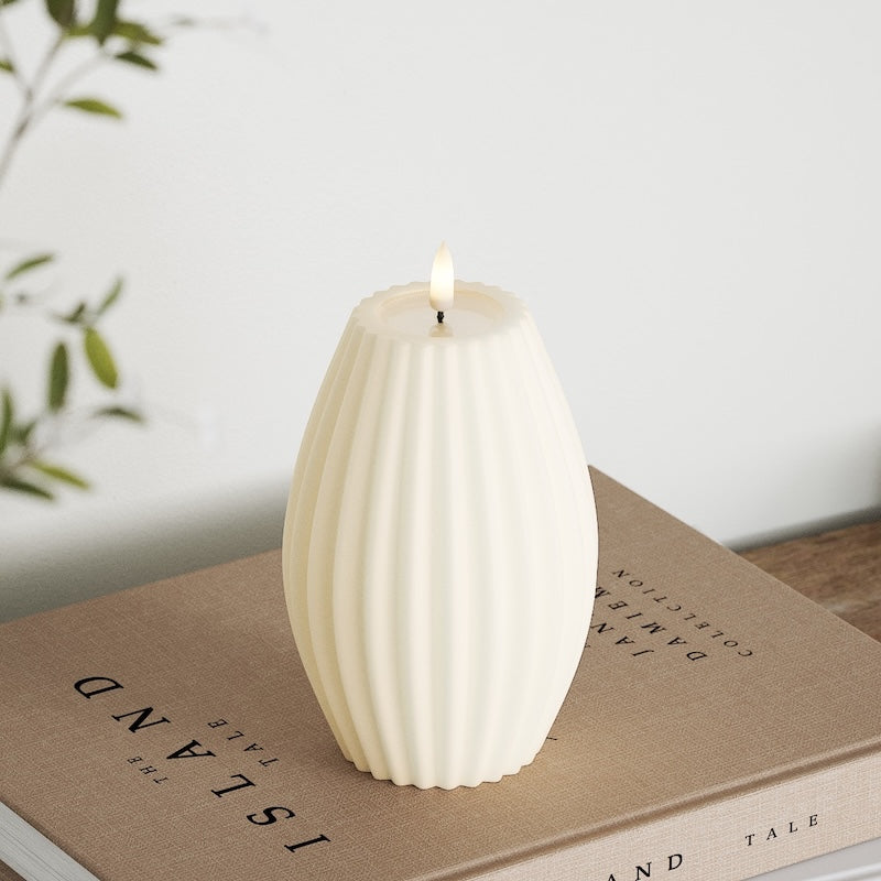 deluxe-homeart-rillenkerzen-led-kerze-10x15-cm-creme-real-flame image 4
