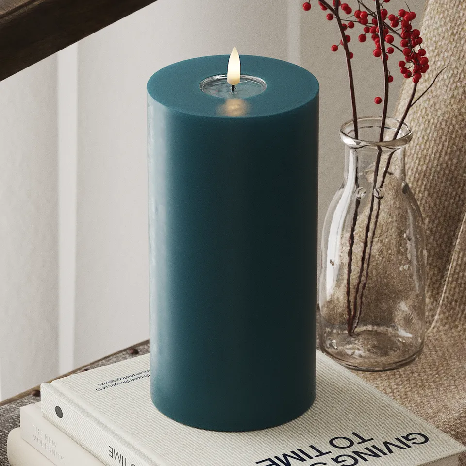deluxe-homeart-blockkerzen-led-kerze-10x20-cm-petrol-real-flame image 1