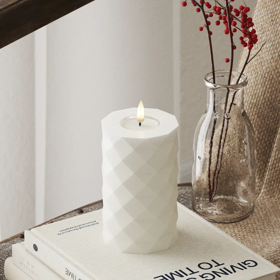 deluxe-homeart-square-led-blockkerze-7-5x12-5-cm-wei-real-flame image 1