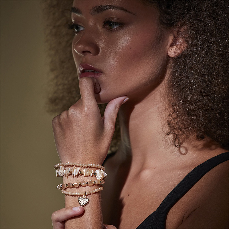 ein-st-ck-vom-gl-ck-alva-perlenarmband-set-beige-gold-elastisch image 2