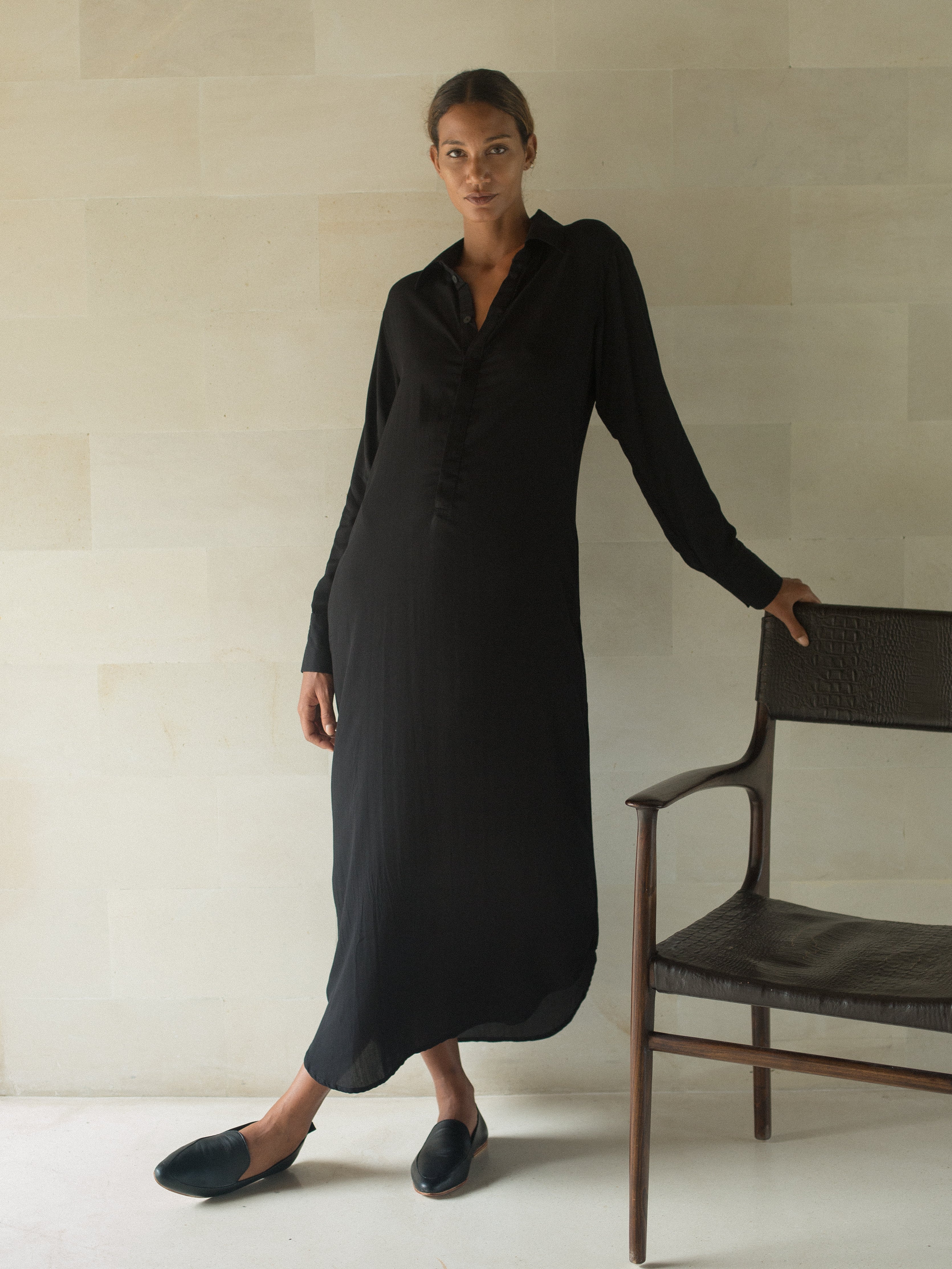 luciee-ava-maxikleid-hemdblusenkleid-schwarz-bambus image 2