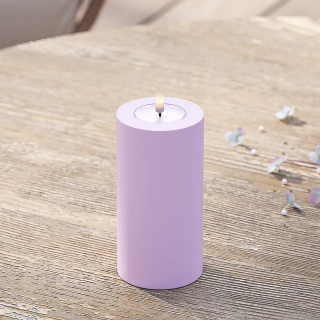 deluxe-homeart-au-enleuchten-led-outdoor-kerze-7-5x15-lavendel-ip44 image 1