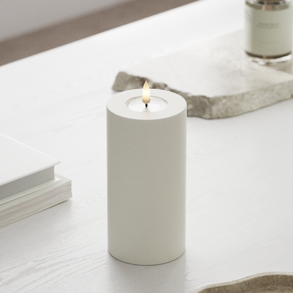 deluxe-homeart-blockkerzen-led-kerze-7-5x15-cm-wei-real-flame image 3