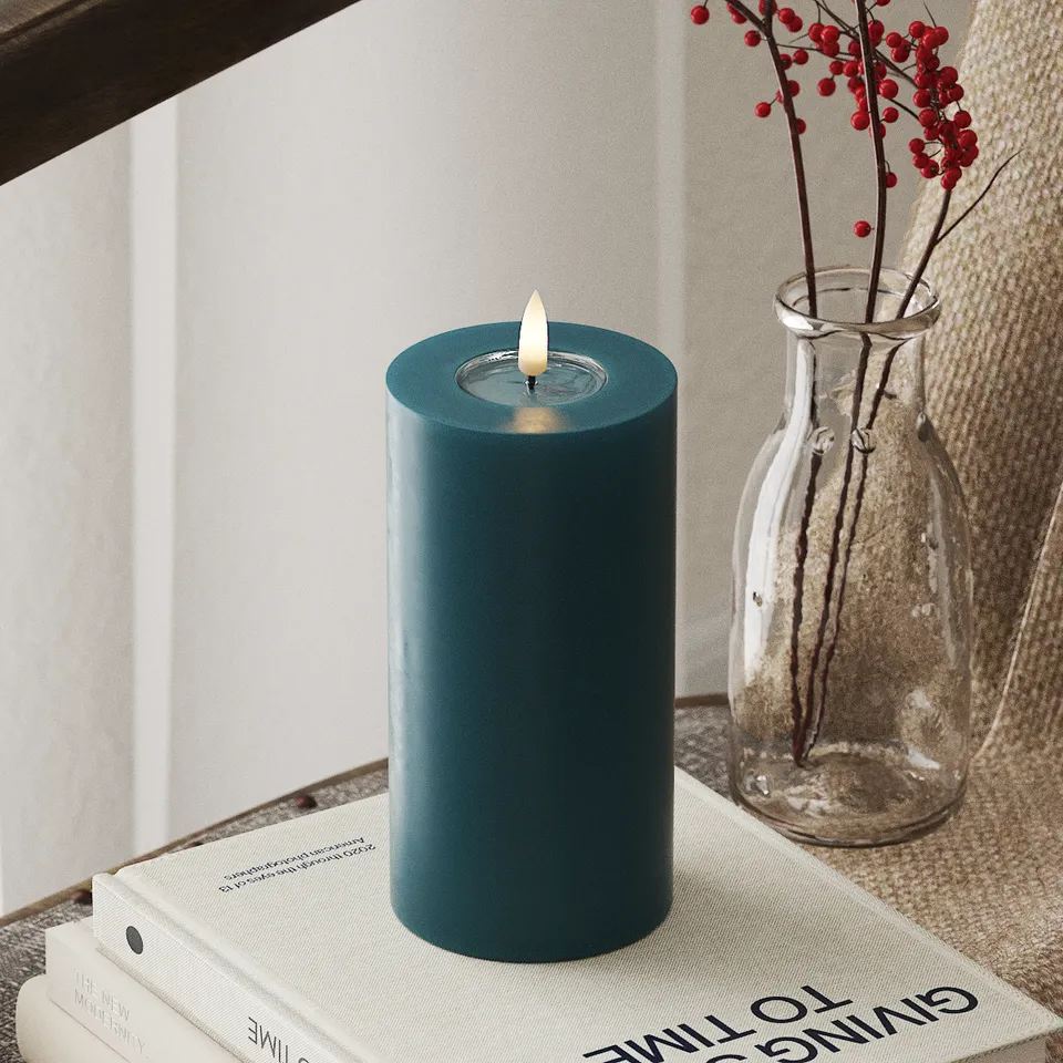 deluxe-homeart-blockkerzen-led-kerze-7-5x15-cm-petrol-real-flame image 1