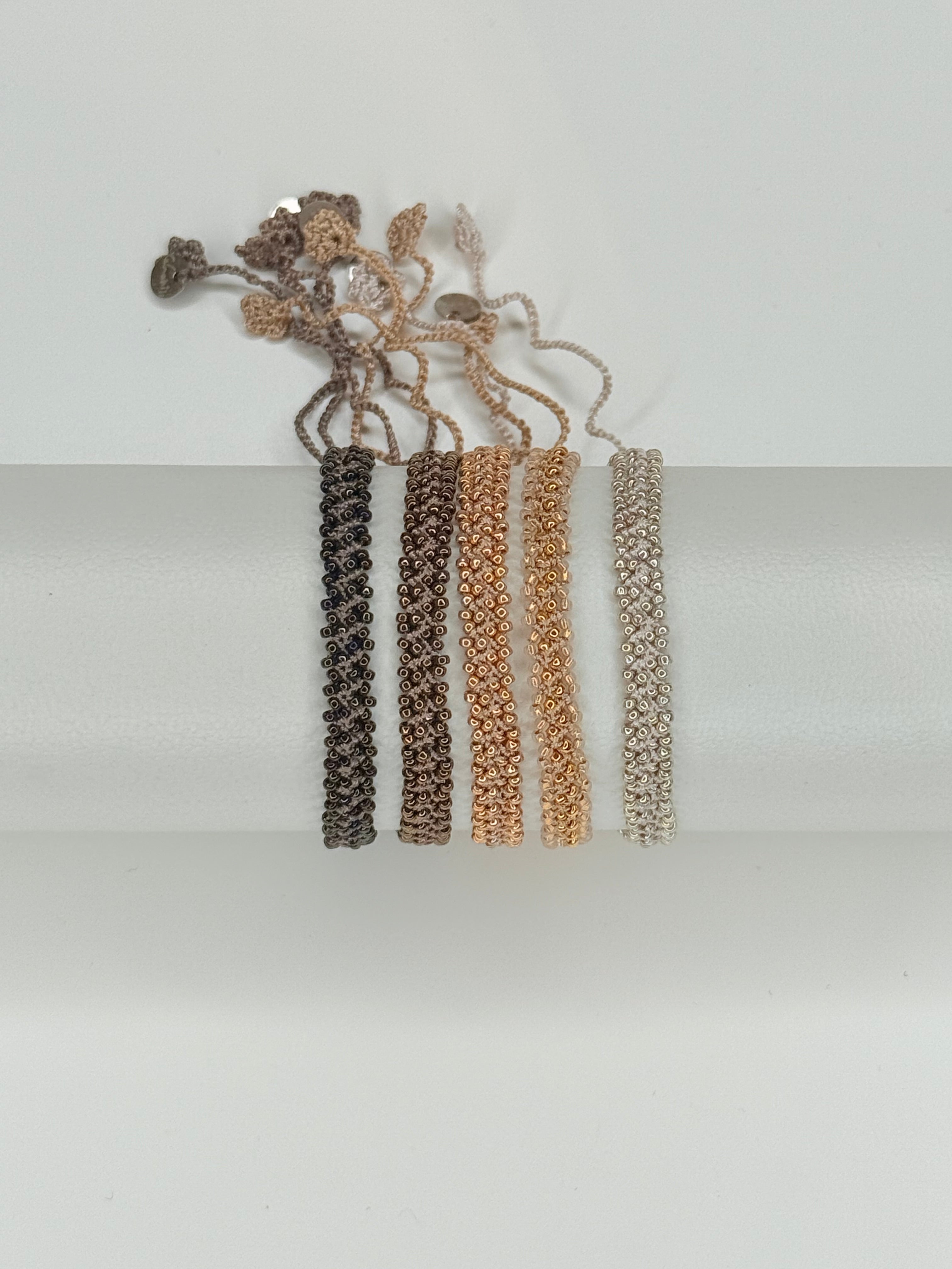 sch-ne-beute-lily-pure-armband-gold-verstellbar image 2