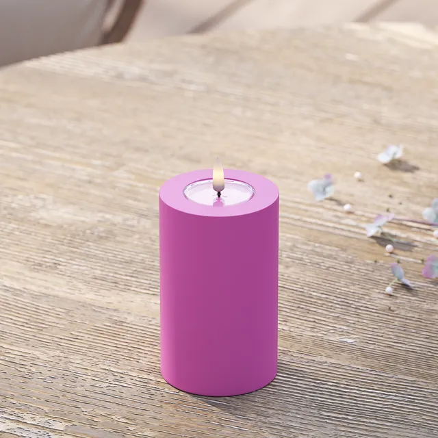 deluxe-homeart-au-enleuchten-led-blockkerze-7-5x12-5-cm-magenta image 1
