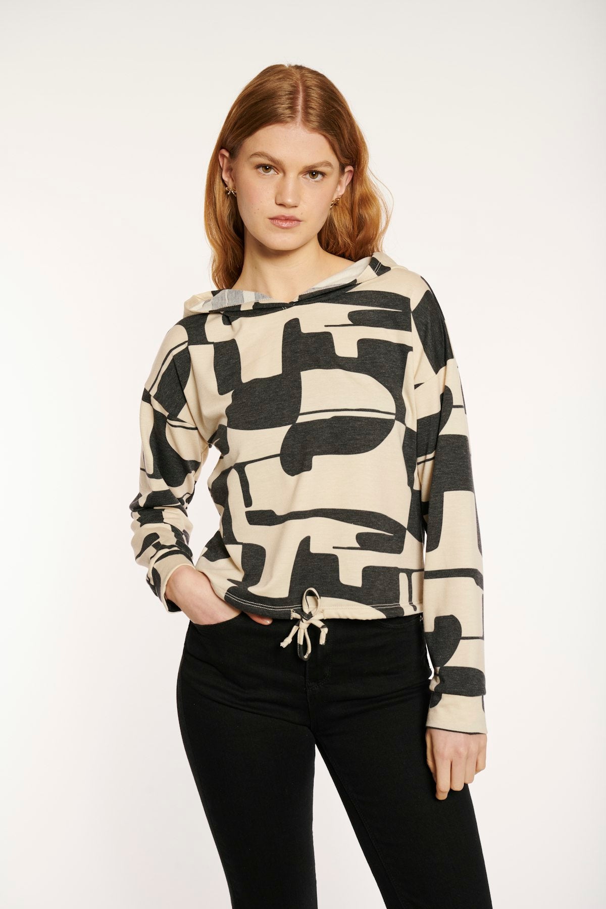hailys-baria-hoodie-beige-grau-gemustert-kurz image 1