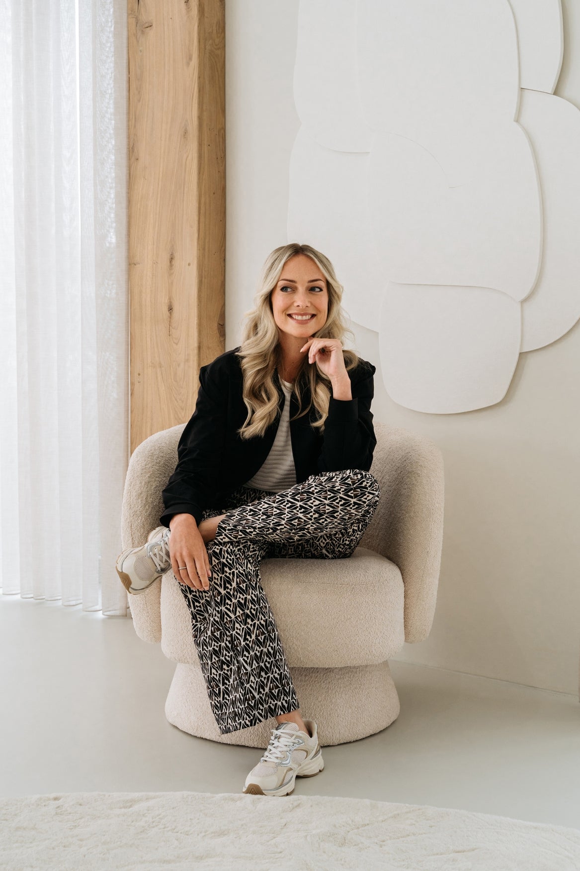 co-woman-paloma-kurzjacke-travel-schwarz-elastisch image 4