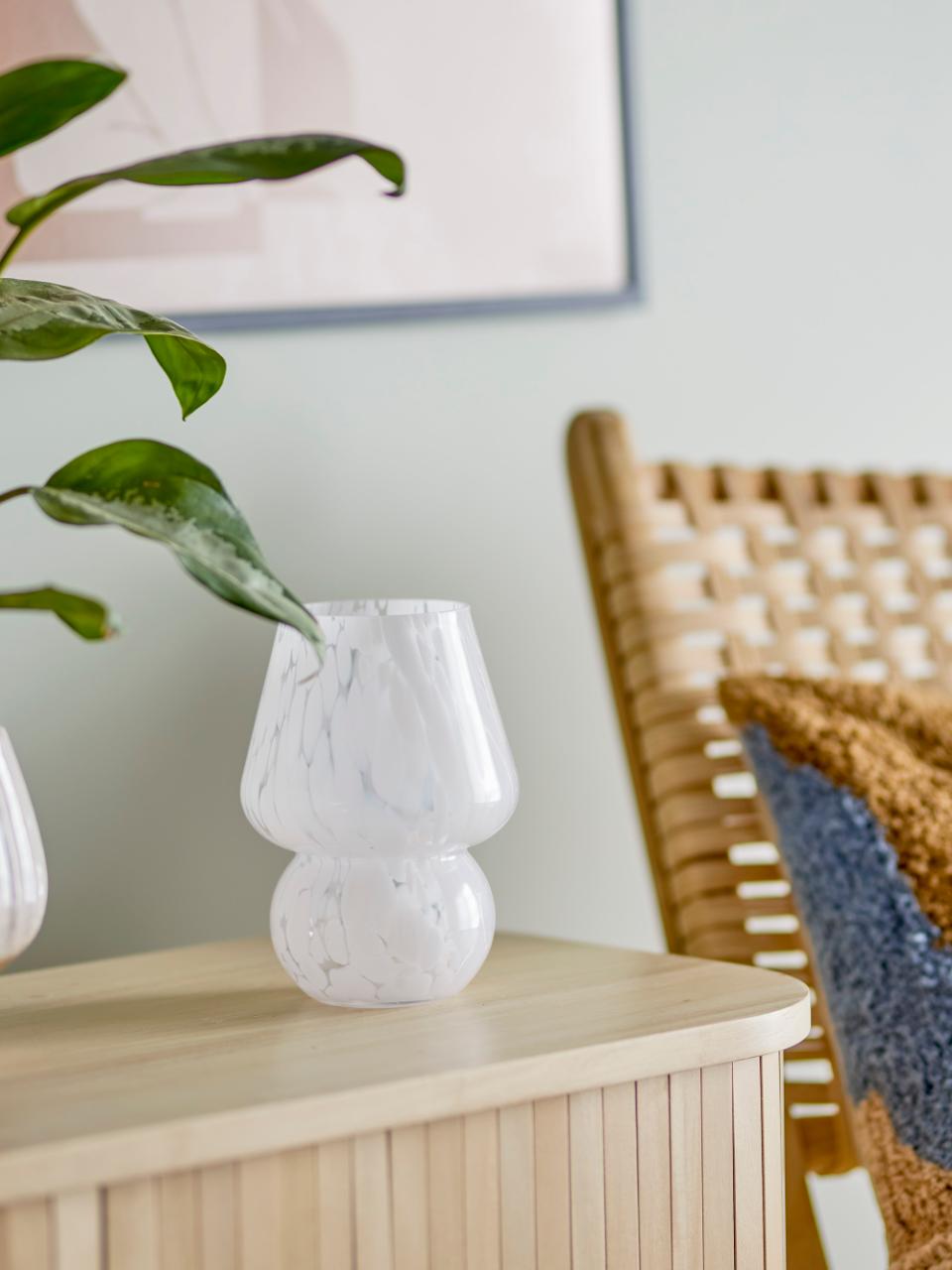 bloomingville-halim-vase-glas-wei-deko-vase image 3