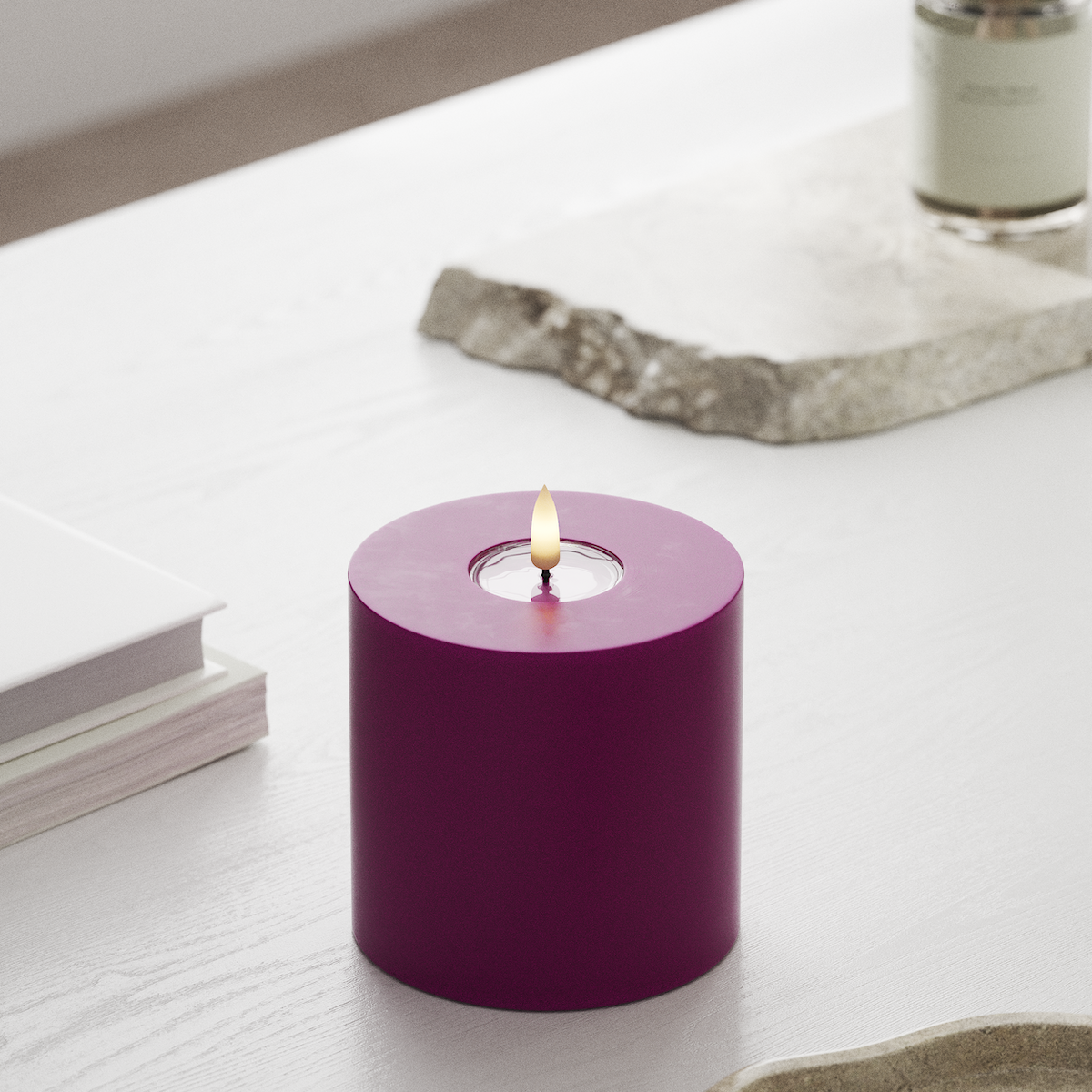 deluxe-homeart-blockkerzen-led-kerze-10x10-cm-violett-real-flame image 3