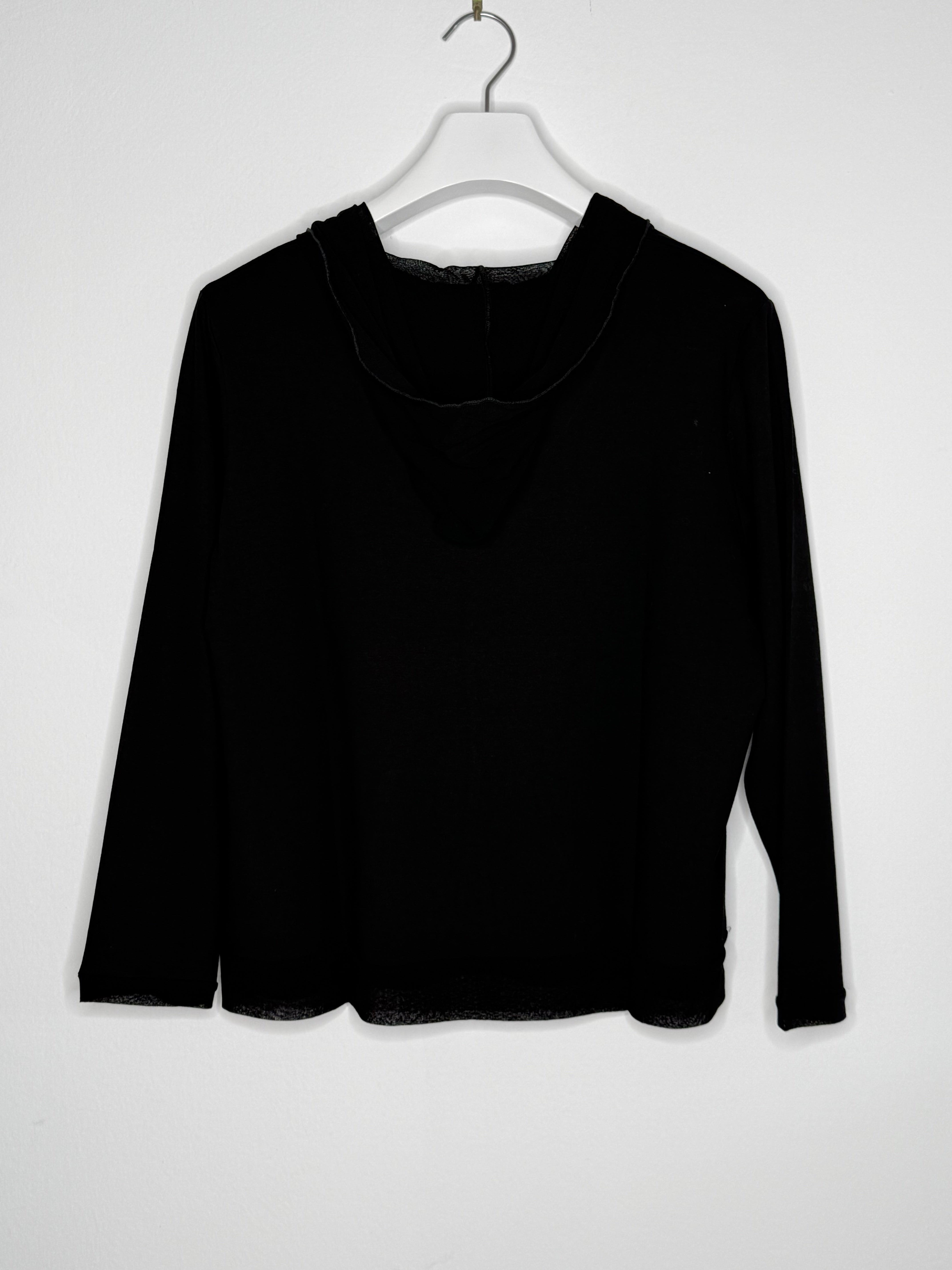 ein-st-ck-vom-gl-ck-alessa-kapuzenshirt-schwarz-mit-t-llkapuze image 2