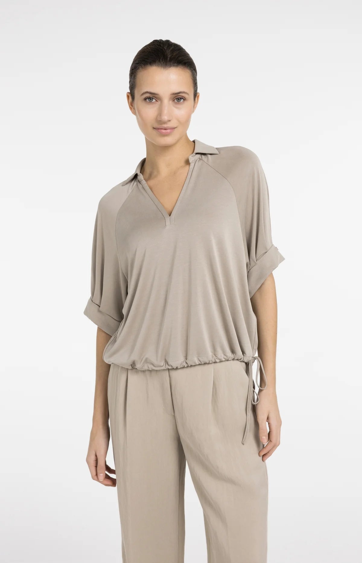 yaya-jersey-oberteil-zierfalten-v-ausschnitt-taupe image 4