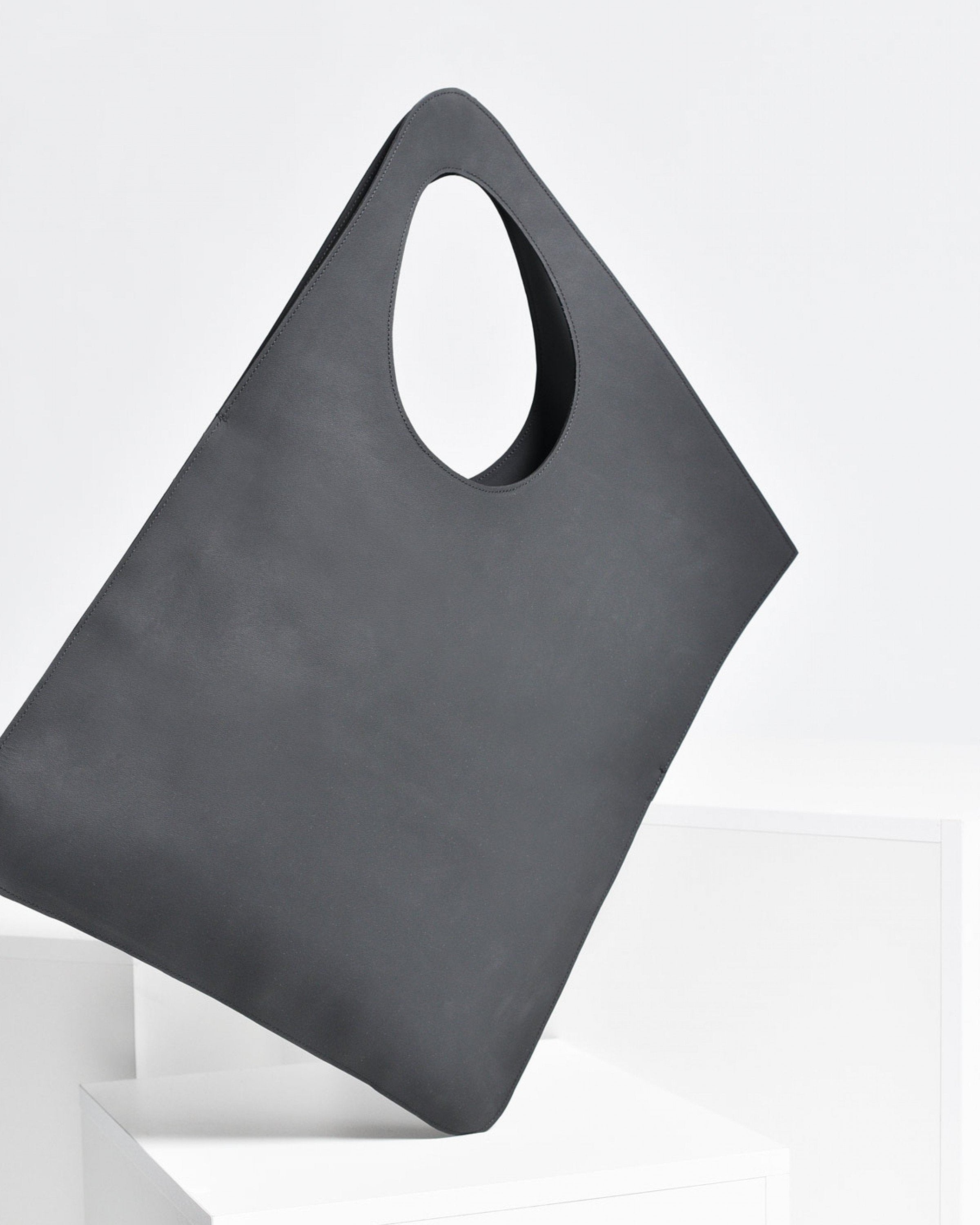 aakasha-roma-handtasche-echtleder-caramel-quadratisch image 3