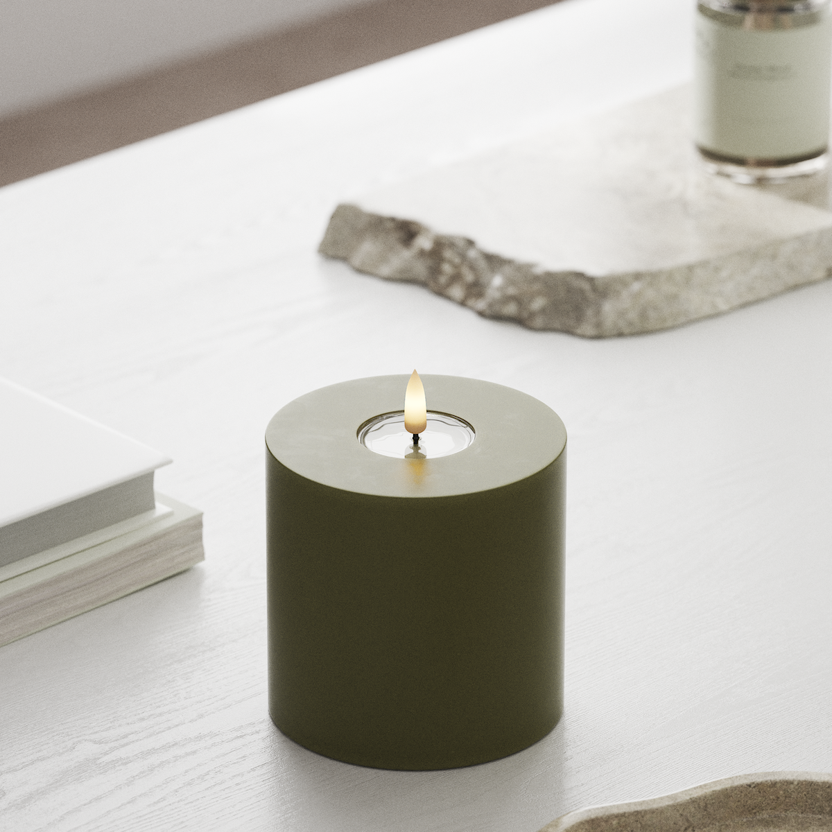 deluxe-homeart-blockkerzen-led-10x10-cm-olivgr-n-real-flame image 3