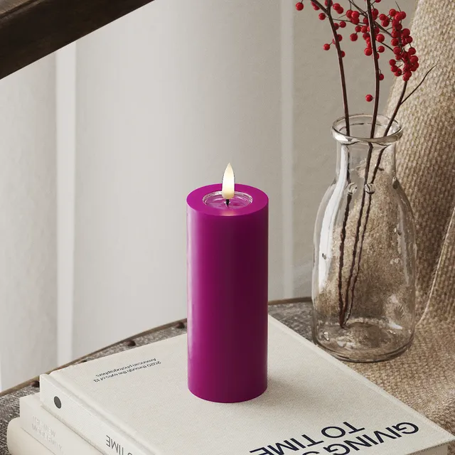 deluxe-homeart-blockkerzen-led-5x12-5cm-stumpenkerze-violett image 1