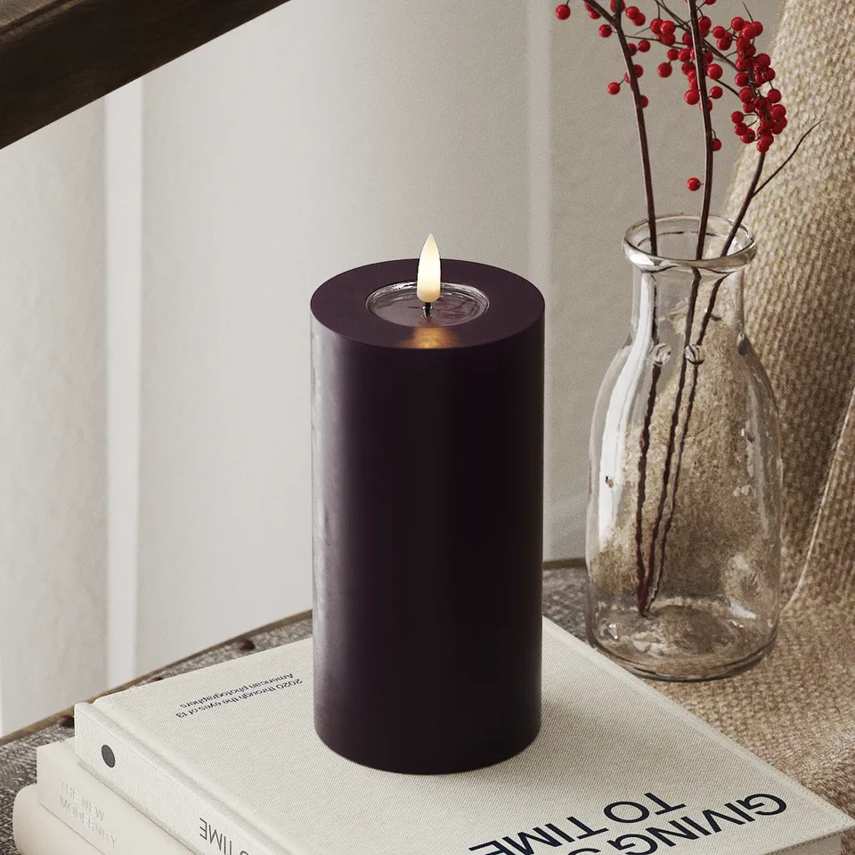 deluxe-homeart-blockkerzen-led-kerze-7-5x15-cm-dunkellila-flame image 1