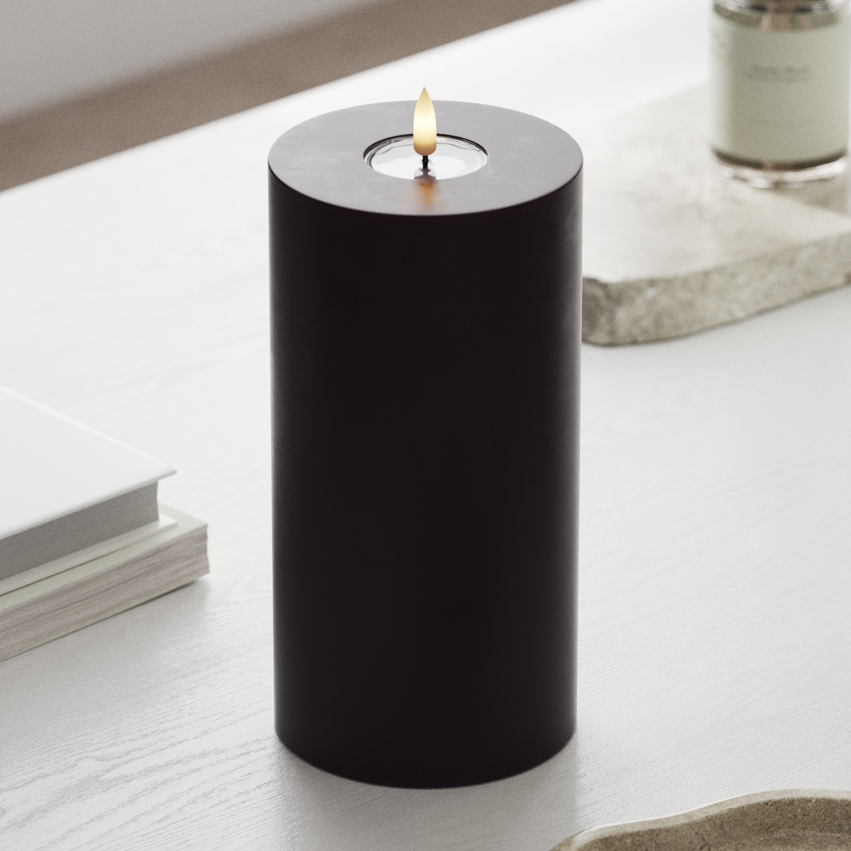 deluxe-homeart-blockkerzen-led-kerze-10x20-cm-dunkellila-real-flame image 3