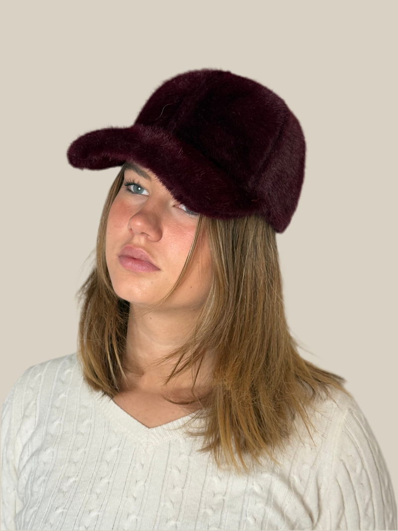 kunstfell-baseball-cap-damen-bordeauxrot-verstellbar image 2